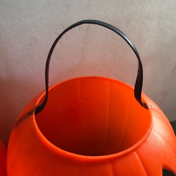 Lot of 2 Vintage Orange Blow Mold Pumpkin Candy Pails Riveted Handles - Picture 5 of 13